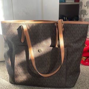 michael kors medium bag! WORN ONCE